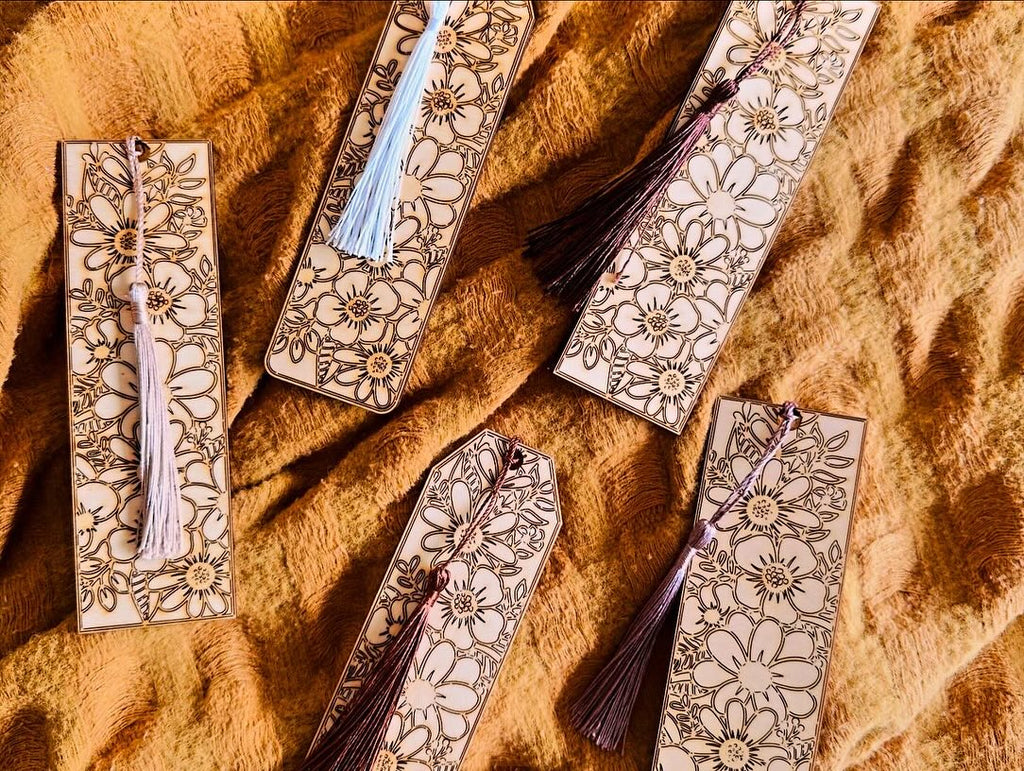 Wooden Floral Bookmark – Beautiful Gift for Book Lovers