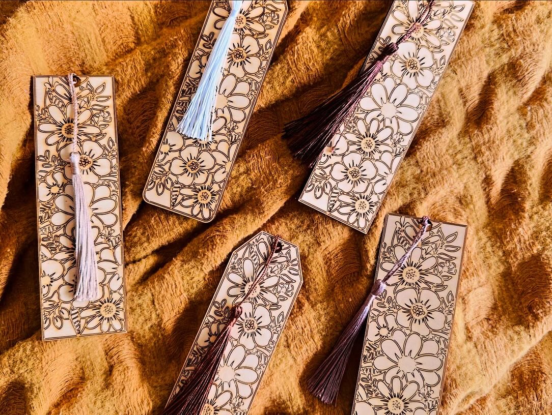 Wooden Floral Bookmark – Beautiful Gift for Book Lovers