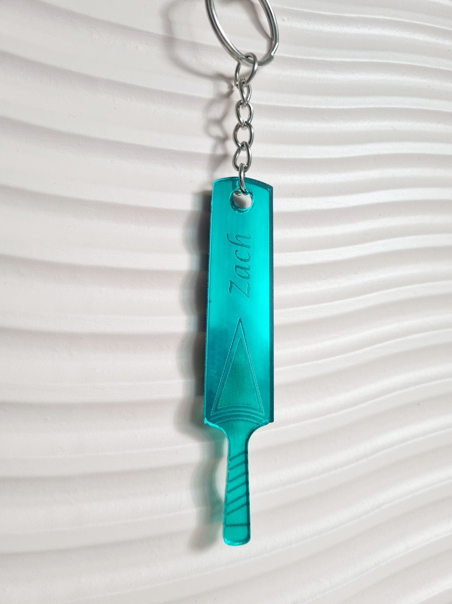 Personalised Cricket Bat Acrylic Keyring, Keychain, Cricket Gift, Engraved Team Gift