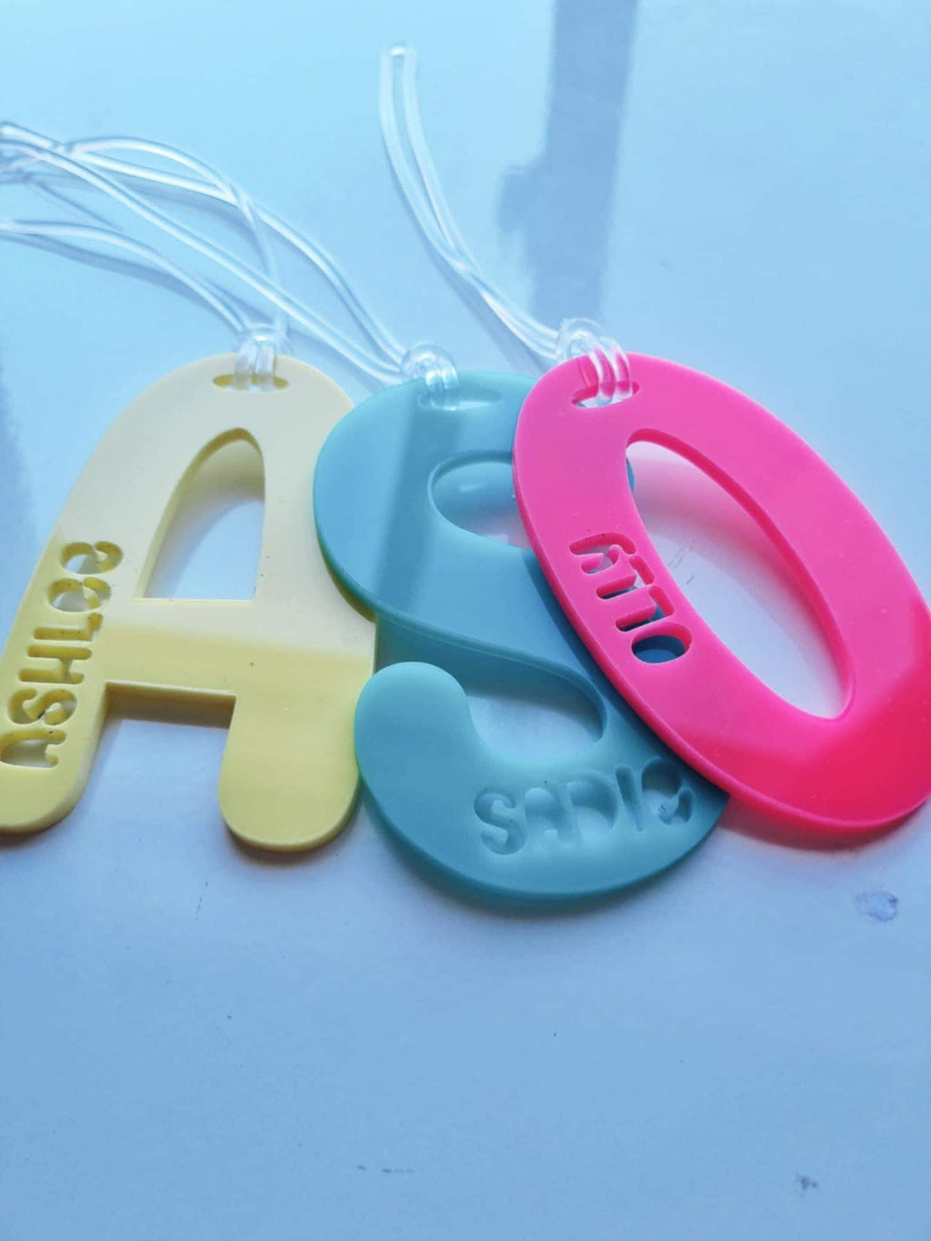 Personalised Letter Bag Tag for Kids, Acrylic Keyring, Custom Backpack Tag & Keychain for Kindergarten