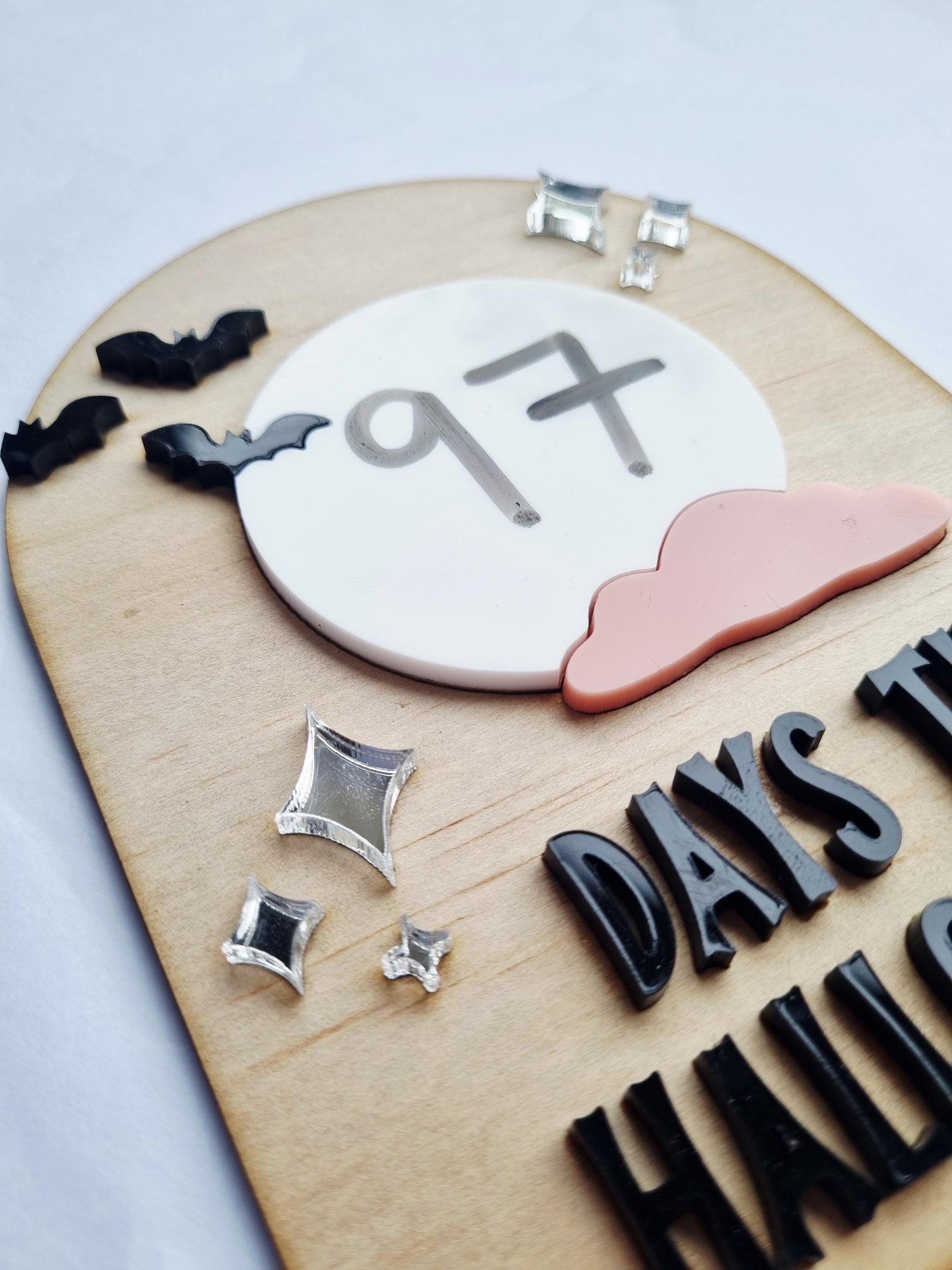 Halloween Countdown Plaque - Reusable Wooden Sign